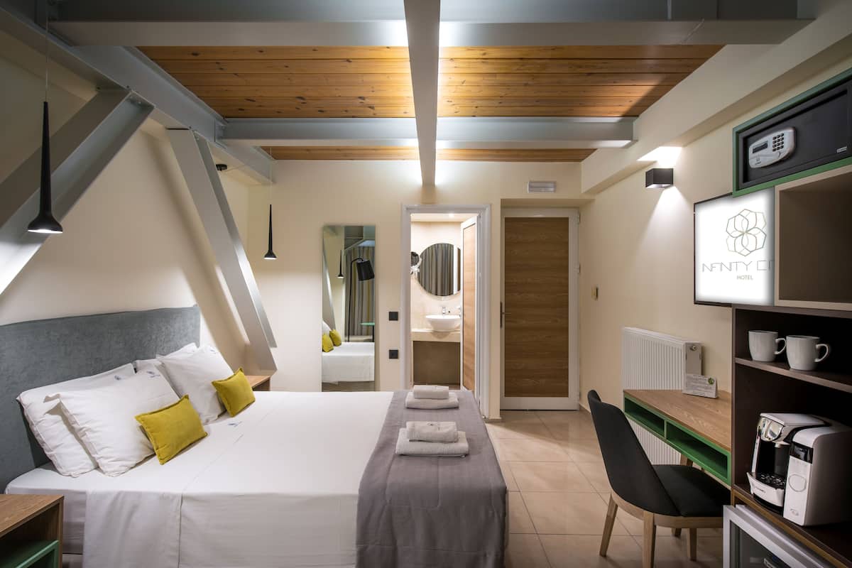 Minibar, in-room safe, desk, soundproofing