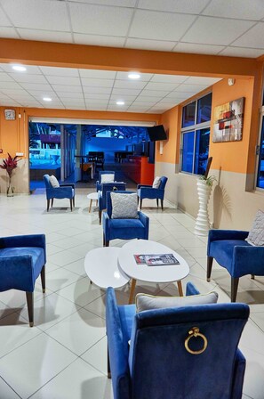 Lobby sitting area - The Originals City, Hôtel Belova, Cayenne Sud (Remire Montjoly)