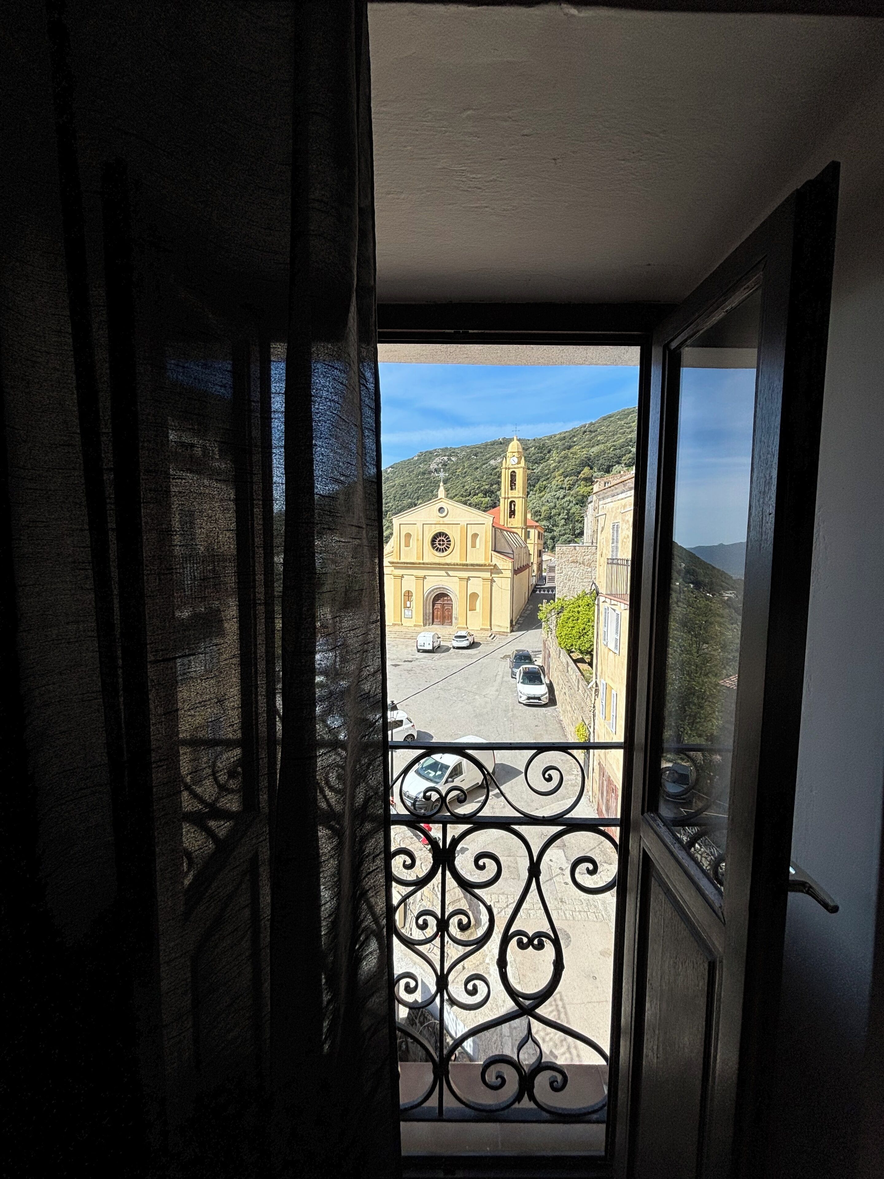 Quarto triplo básico | Vista do quarto