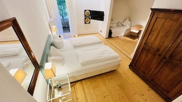 Comfort Double Room, 1 Queen Bed | Individually decorated, soundproofing, iron/ironing board, free WiFi