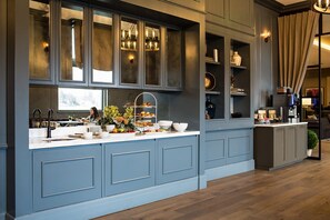 Bar (on property) - Delamar West Hartford (West Hartford)