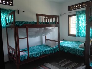 Tabla de planchar con plancha 