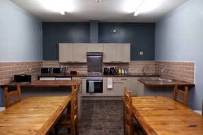 Shared kitchen - International Inn - Hostel (Liverpool)