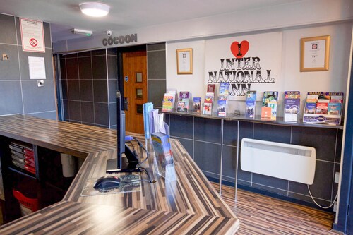 International Inn - Hostel