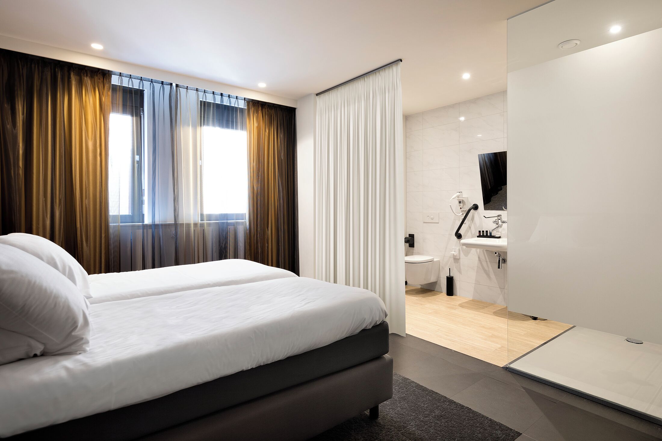 Double Room | Premium bedding, minibar, in-room safe, desk