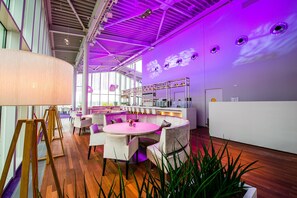 Desayuno buffet incluido todos los días 