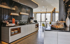 Daily buffet breakfast for a fee - Holiday Inn Villingen - Schwenningen by IHG (Villingen-Schwenningen)