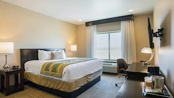 Hochwertige Bettwaren, Zimmersafe, Schreibtisch, Bügeleisen/Bügelbrett