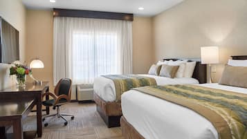 Hochwertige Bettwaren, Zimmersafe, Schreibtisch, Bügeleisen/Bügelbrett