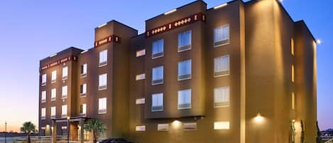 Façade de lâhĂ©bergement - soirĂ©e/nuit