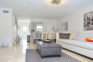 Living area - 2 Bedroom Homes in North Miami by TMG (North Miami)