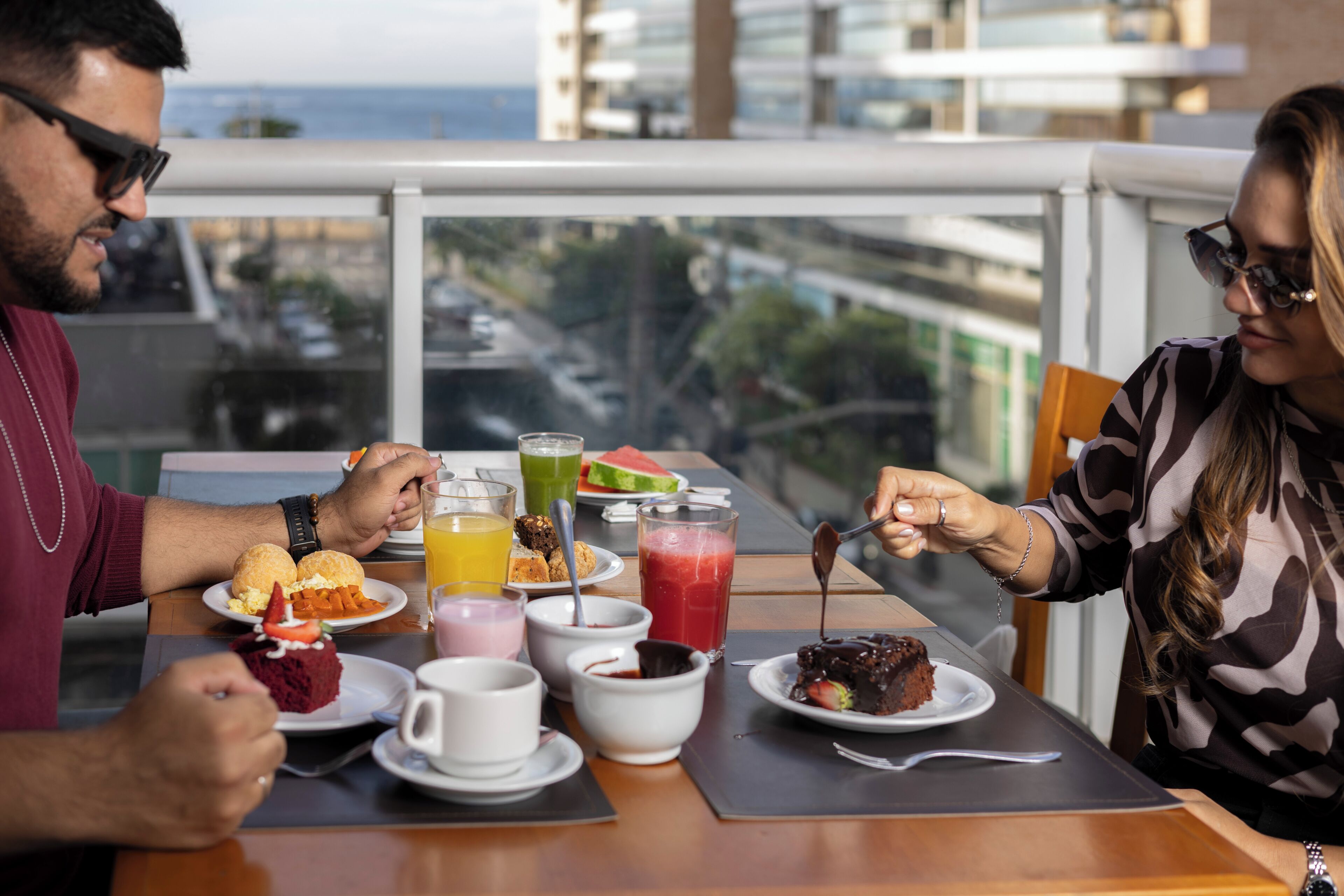 Café da manhã, almoço e jantar