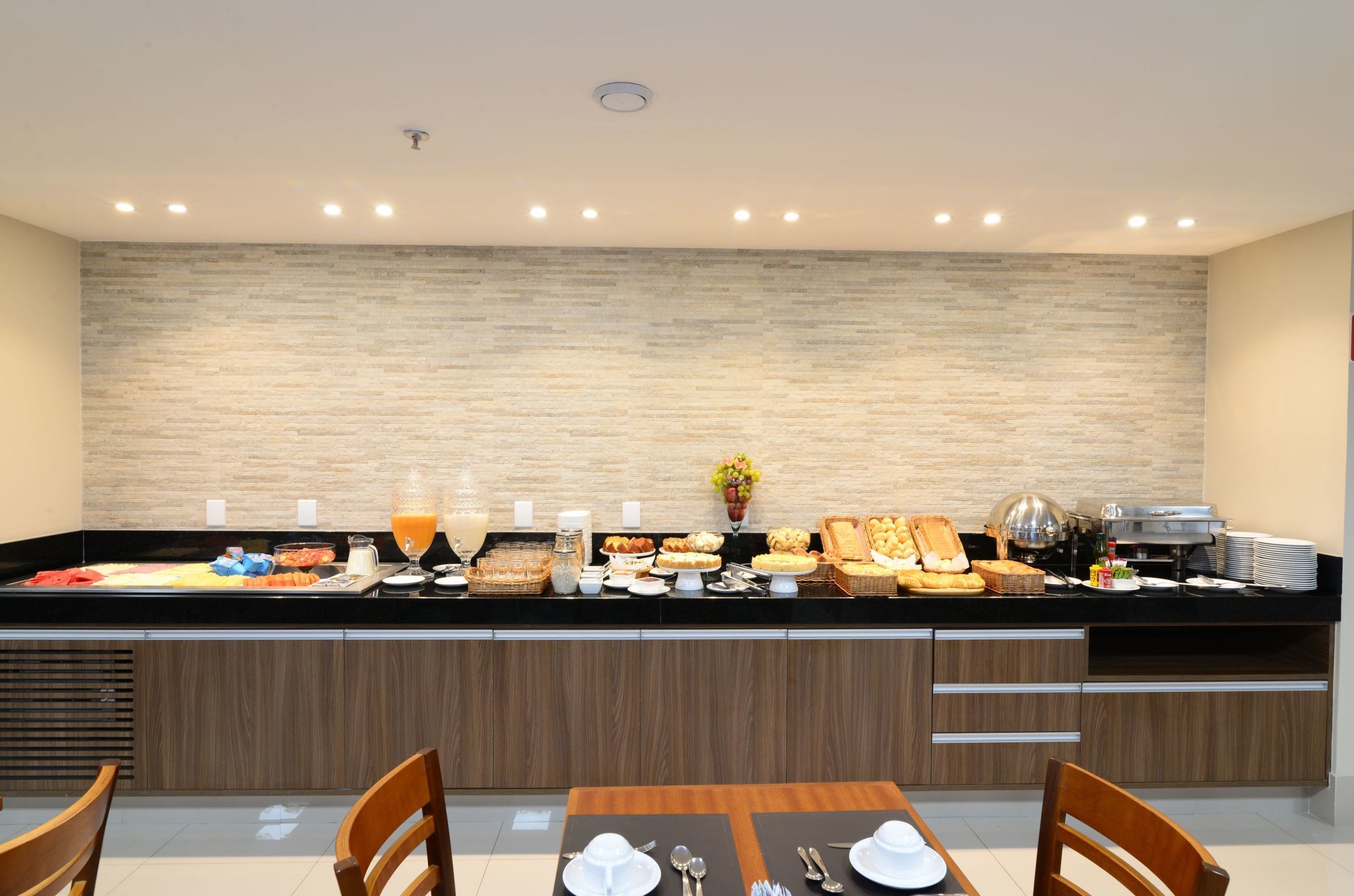 breakfast, lunch and dinner served