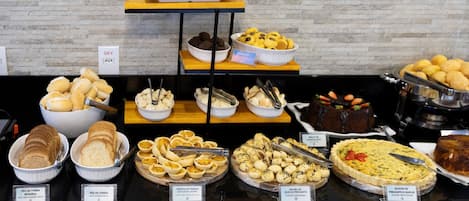 Free daily buffet breakfast