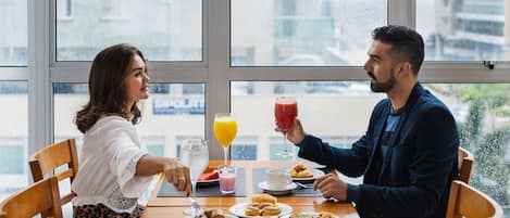 Free daily buffet breakfast