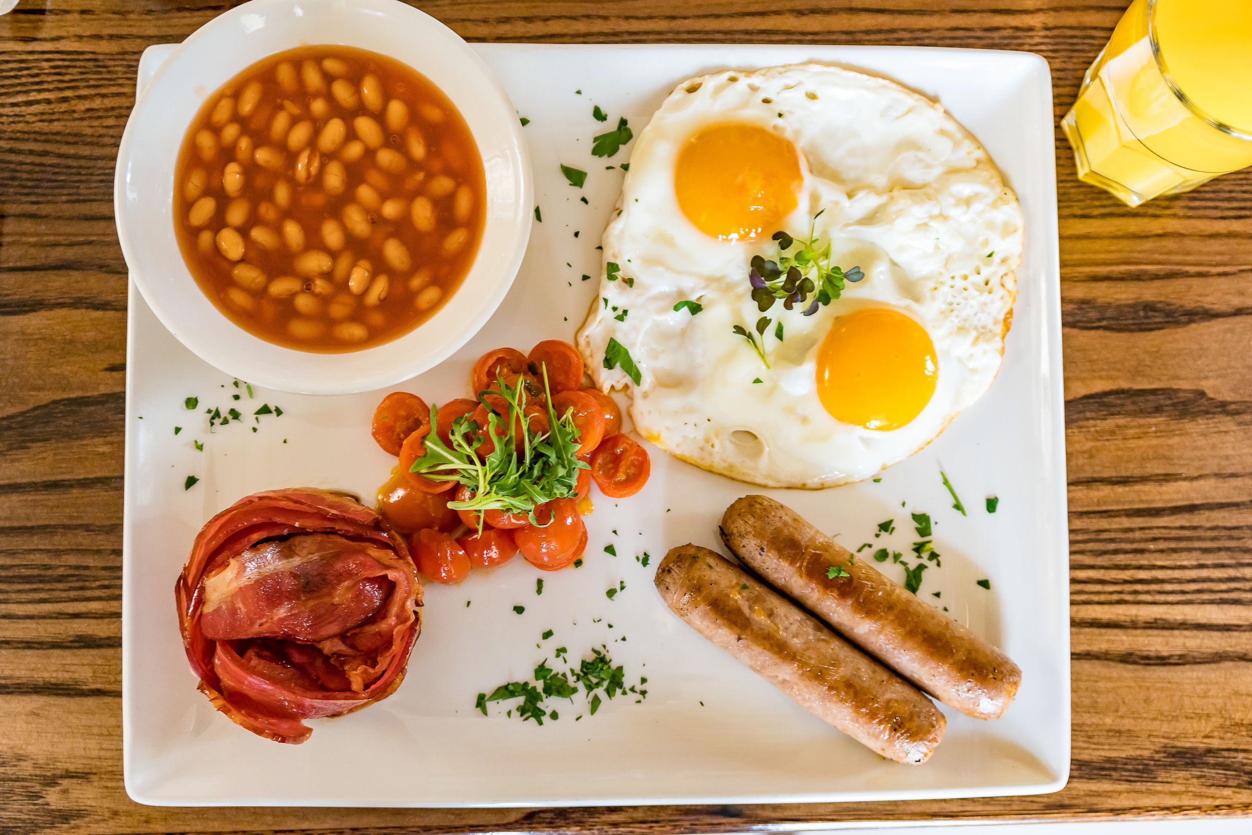 free daily cooked-to-order breakfast