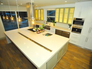 Luxury Villa, 6 Bedrooms, Ocean View | Private kitchen | Fridge, microwave - 6 Bedroom Homes in Miami by TMG (Miami)