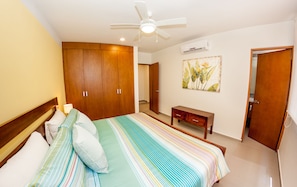 Deluxe Condo, 2 Bedrooms, Accessible, Garden View