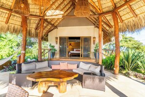 Master Sunset Suite | Área de sala de estar