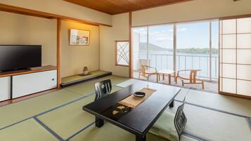 Japanese Style Room | In-room safe, free WiFi, bed sheets