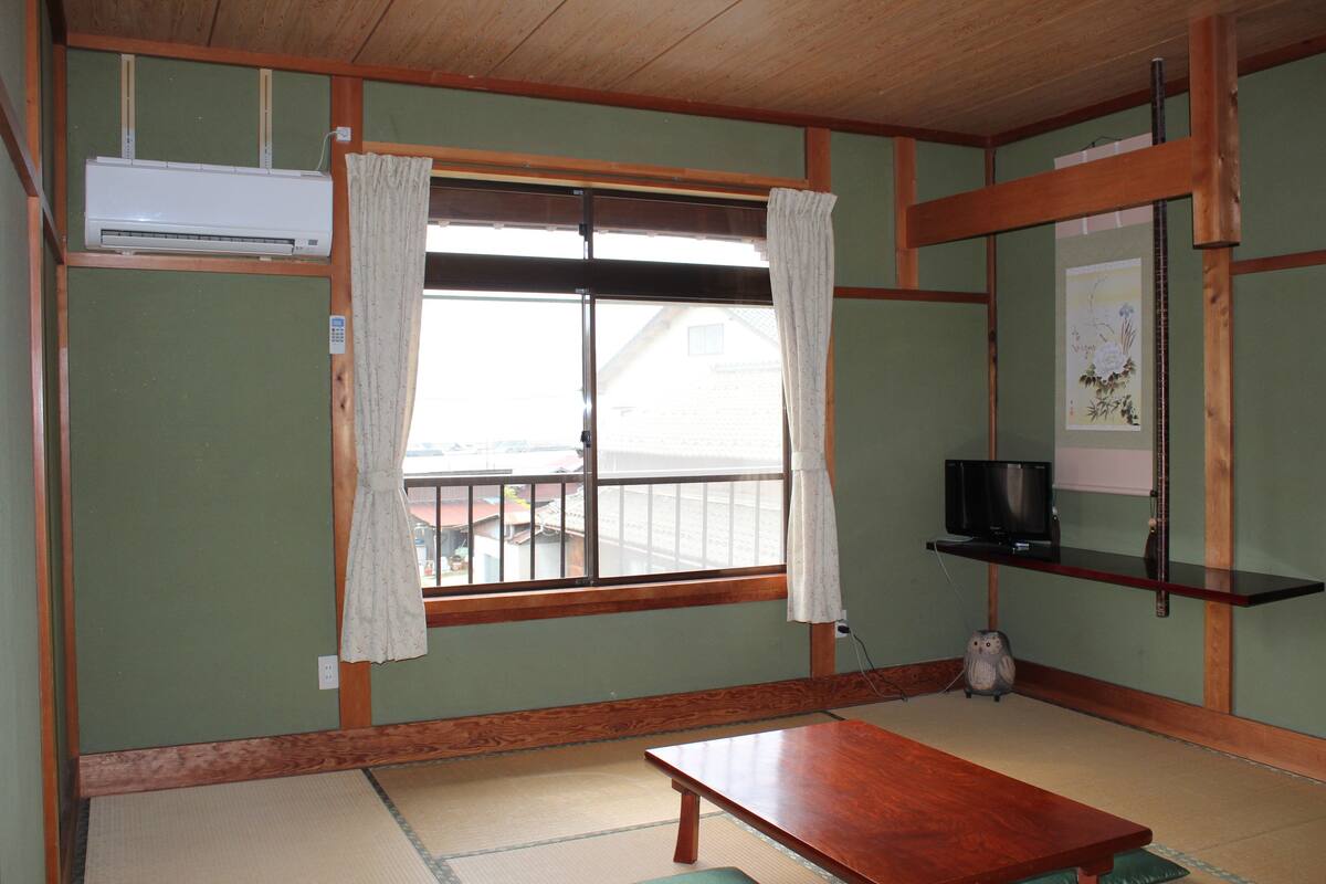 Japanese Style Room | Down duvets, free WiFi