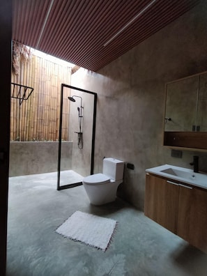 Premium Suite | Bathroom | Towels