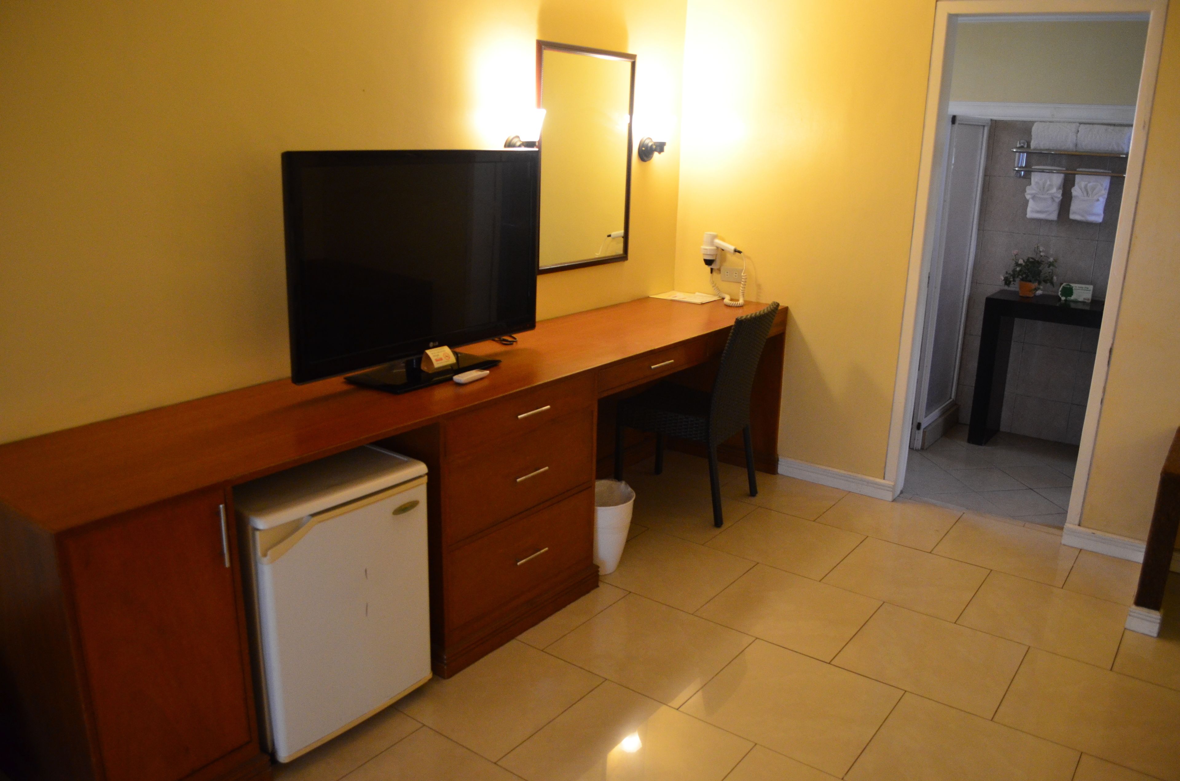 1 bedroom, desk, iron/ironing board, free wifi