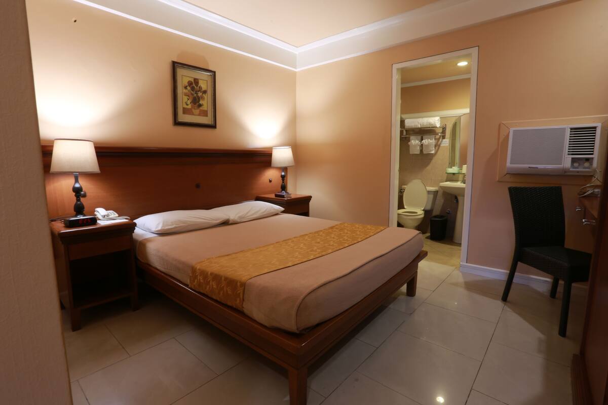 Desk, iron/ironing board (on request), WiFi (free), bed sheets