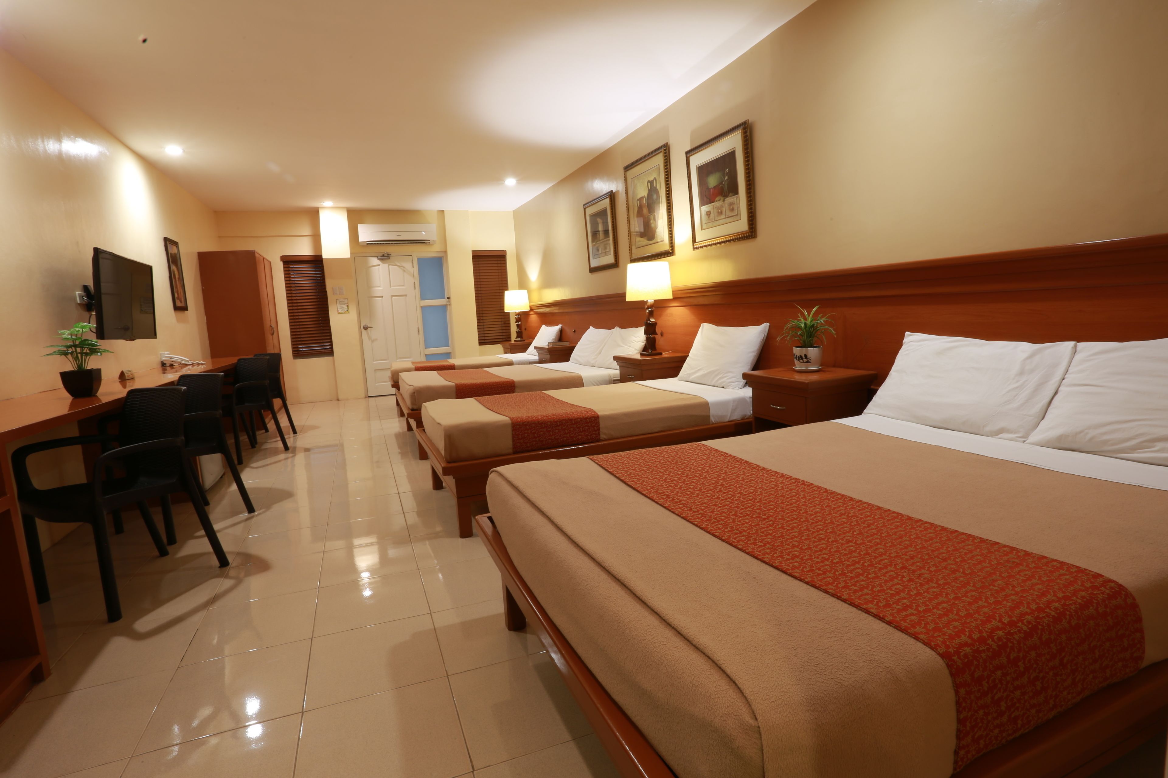 1 bedroom, desk, iron/ironing board, free wifi