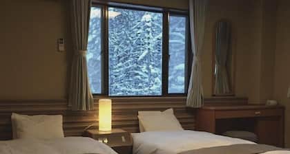 Hakuba Landmark Iwatake Lodge