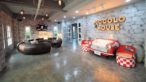 Lobby sitting area - Piccolo House (Suphan Buri)