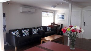 Interior - Oxford Queenette Backpackers (Oxford)