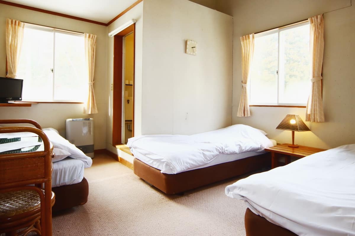 Free WiFi, bed sheets