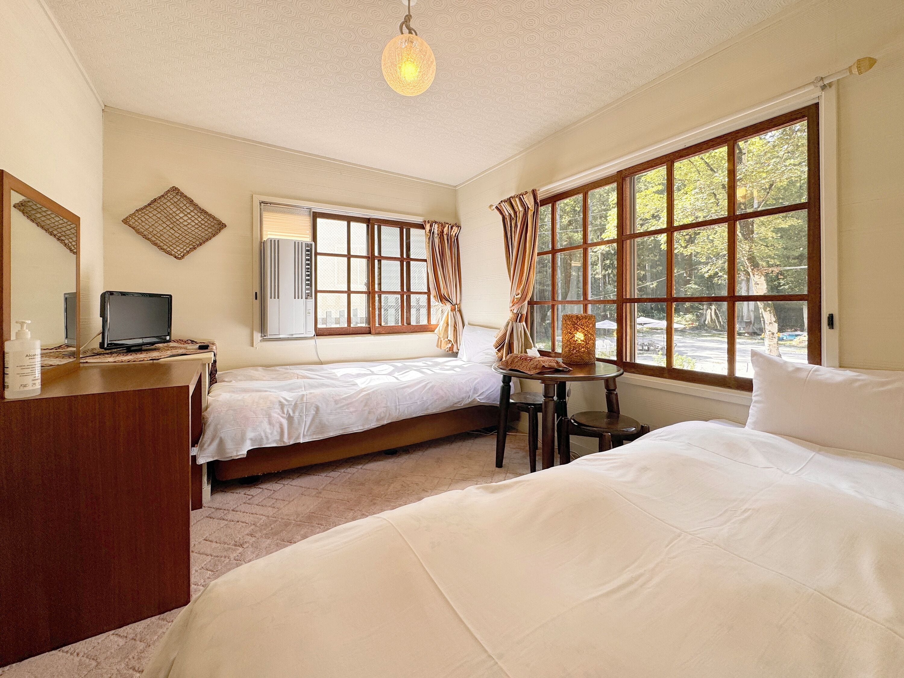 Free WiFi, bed sheets