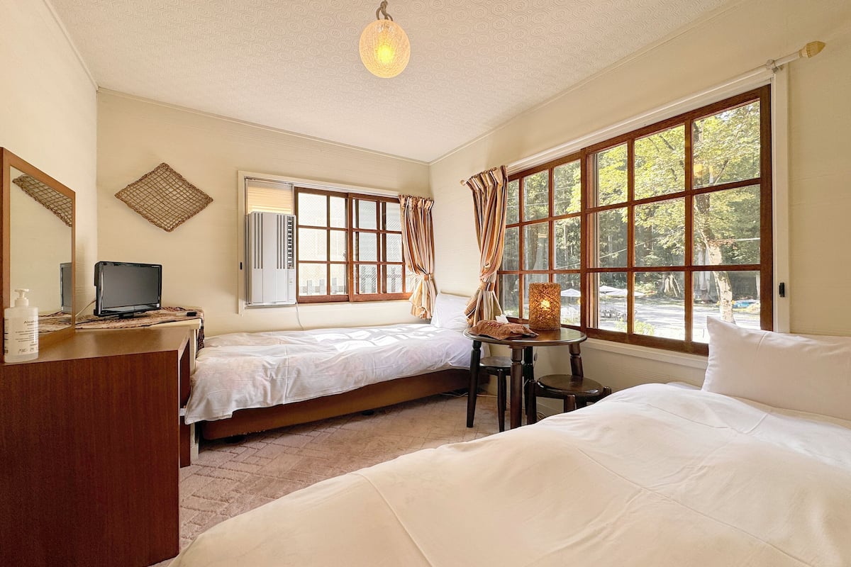 Twin Room, Private Bathroom | Free WiFi, bed sheets