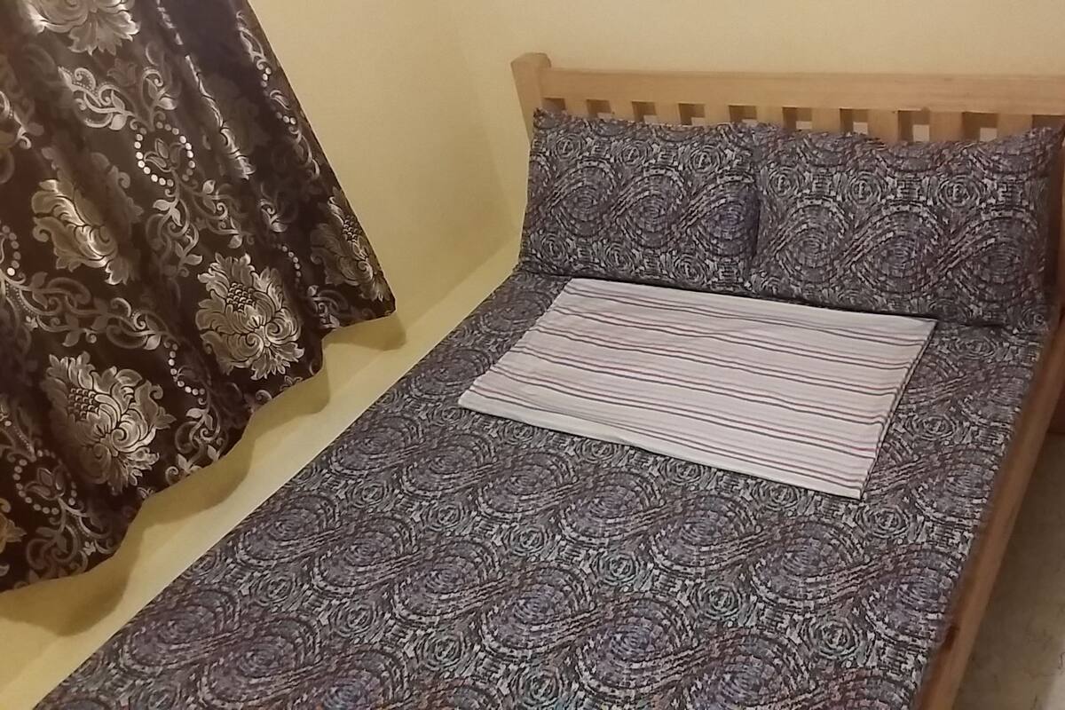 Basic Room, 1 Double Bed