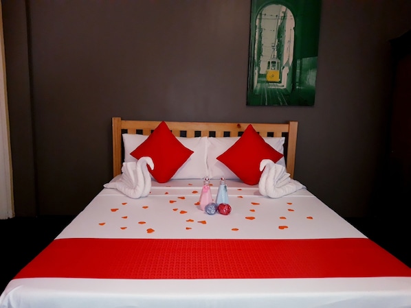 Basic Studio | Iron/ironing board, free WiFi, bed sheets