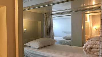 Caja de seguridad en la habitación, wifi gratis y ropa de cama