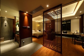 In-room safe, desk, iron/ironing board, free WiFi