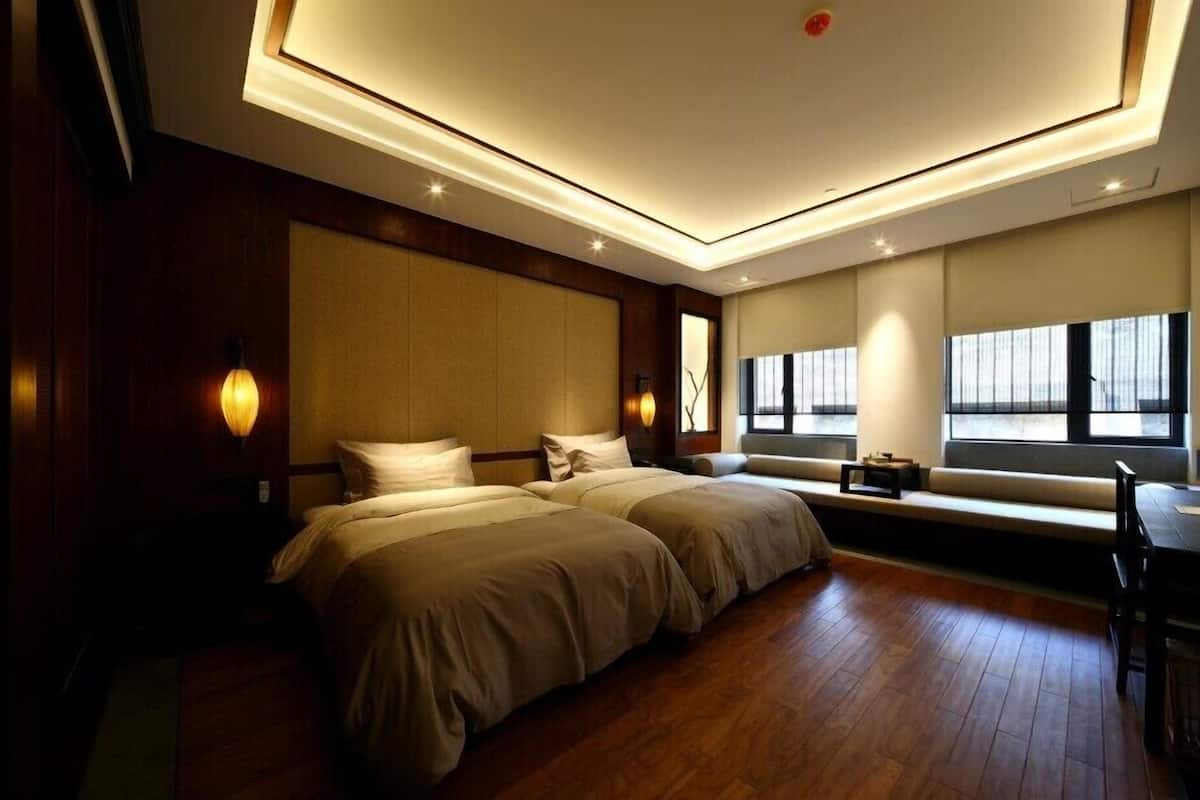 In-room safe, desk, iron/ironing board, free WiFi