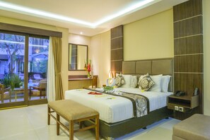 Deluxe Double Room | In-room safe, desk, blackout drapes, iron/ironing board - d'Penjor Seminyak Hotel (Seminyak)