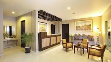 Quầy tiếp tân