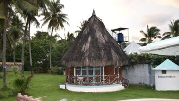 King Native (Studio Type) | Rollaway beds, bed sheets