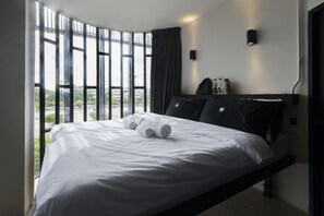 Economy Cabin, 1 Queen Bed, Private Bathroom, City View - Chingcha Bangkok - Hostel (Bangkok)