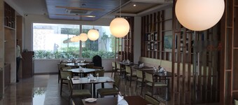 Lemon Tree Hotel, Sector 60, Gurugram