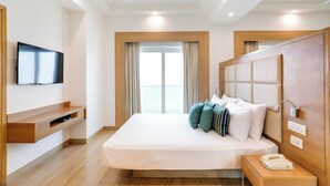 ห้องเอ็กเซกคิวทีฟสวีท, 1 ห้องนอน | ตู้ นิรภัยในห้องพัก, โต๊ะทำงาน, ผ้าม่านกันแสง, เตารีด/โต๊ะรีดผ้า