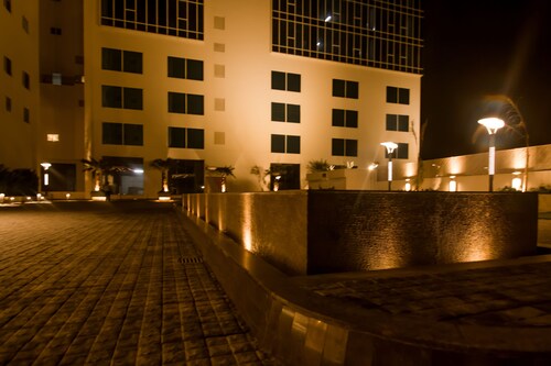 Lemon Tree Hotel, Sector 60, Gurugram