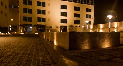 Lemon Tree Hotel, Sector 60, Gurugram