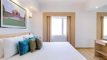 Executive Suite, 1 Bedroom, City View | 1 bedroom, minibar, in-room safe, desk