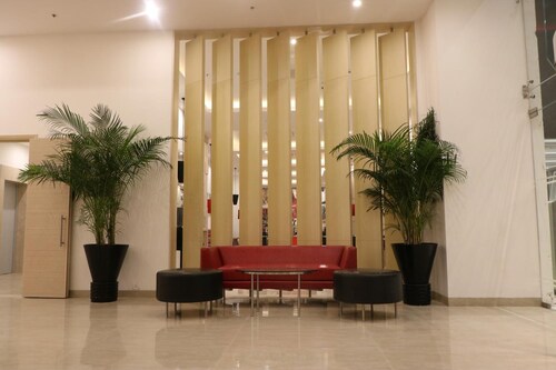 Red Fox by Lemon Tree Hotels, Sector 60, Gurugram